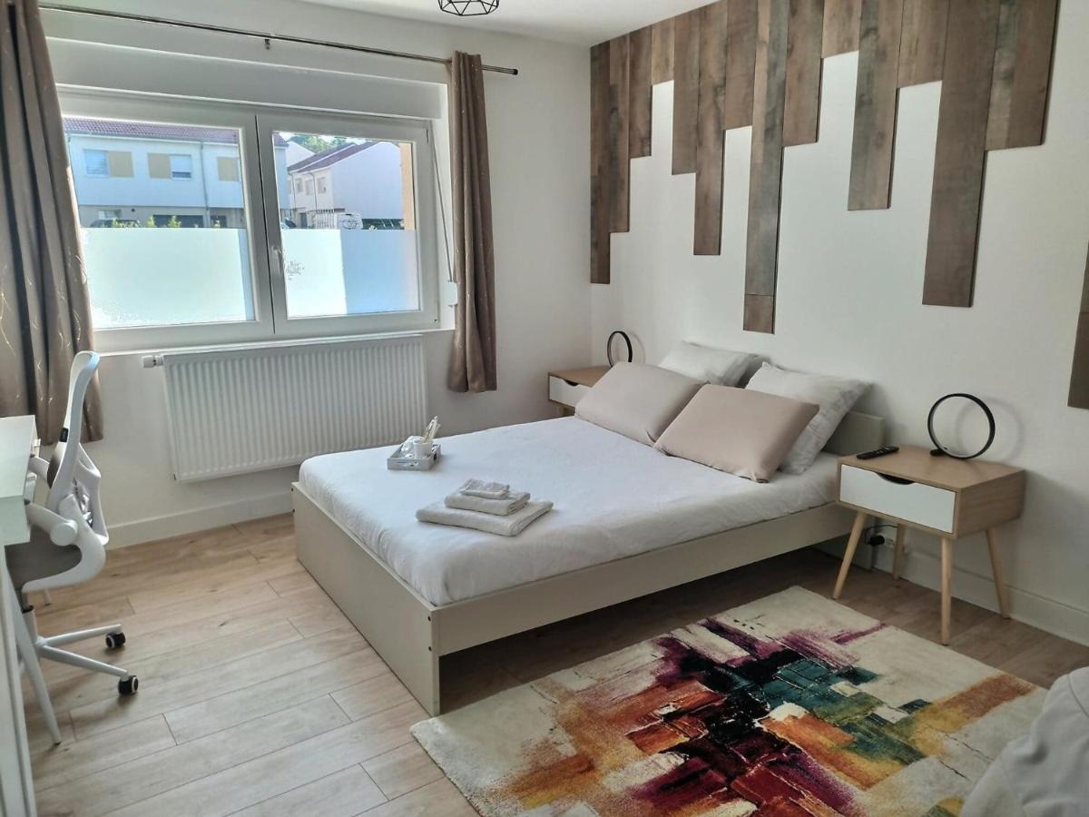 Ch Privee 18M - Canape - Netflix - Appart 120M Woippy Luaran gambar